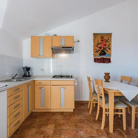 Awesome In With 2 Bedrooms *