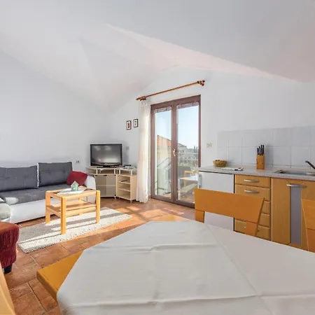 Awesome In With 2 Bedrooms